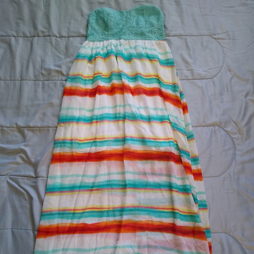 Strapless and flowing summer dress